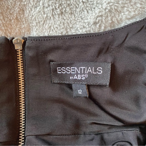 Black sleeveless sheath - Picture 2 of 4